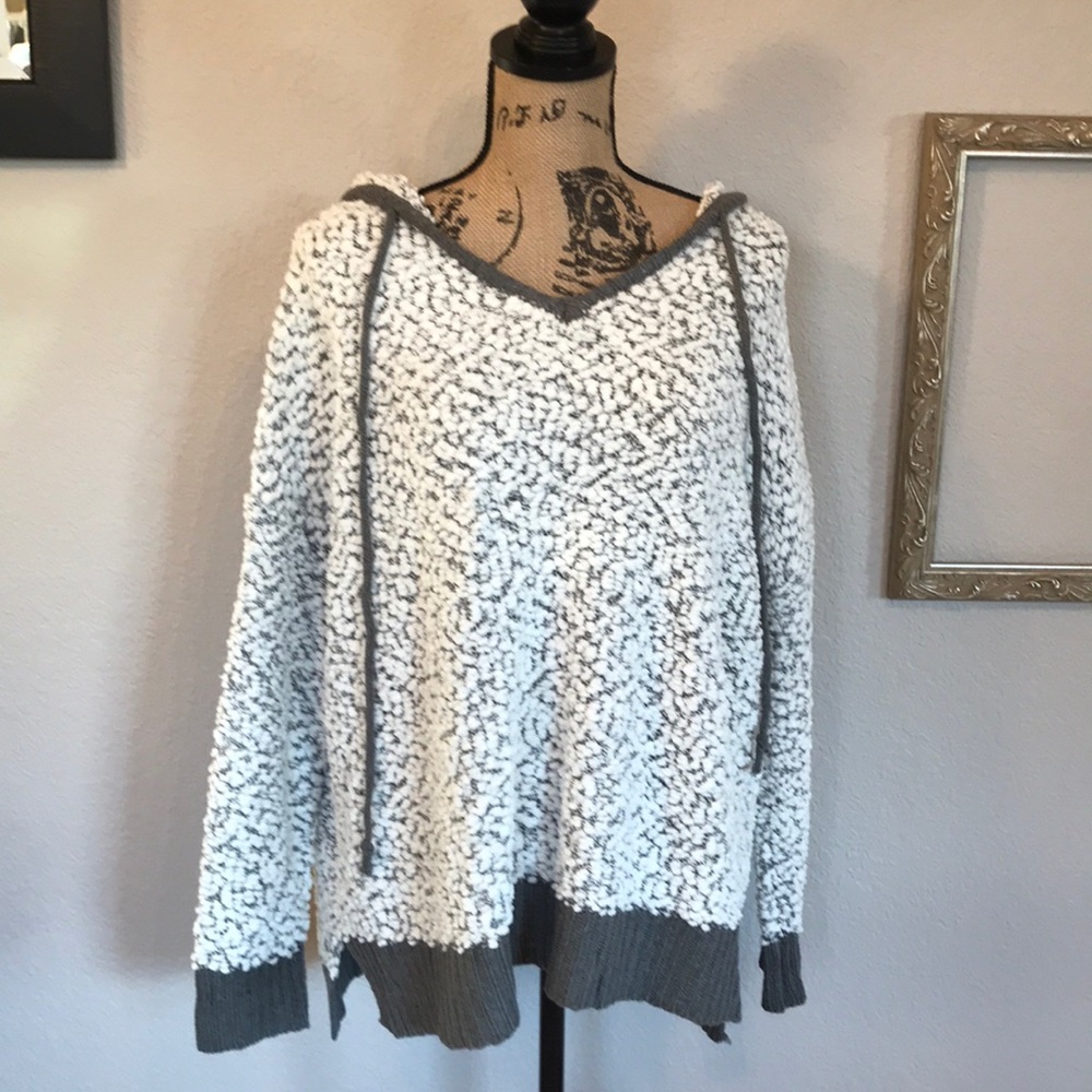 Gray & White Soft Hooded Shirt - Picture 5 of 7